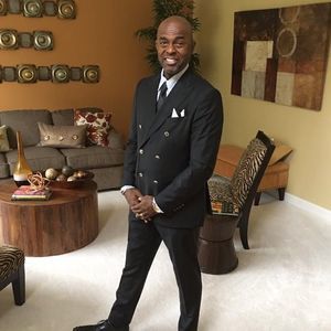 Meet your Posher, Derrick